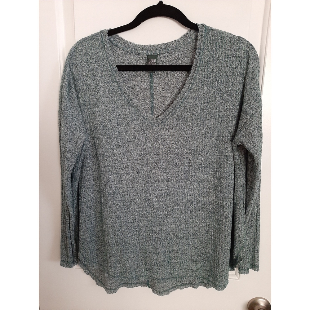 Long sleeve V neck